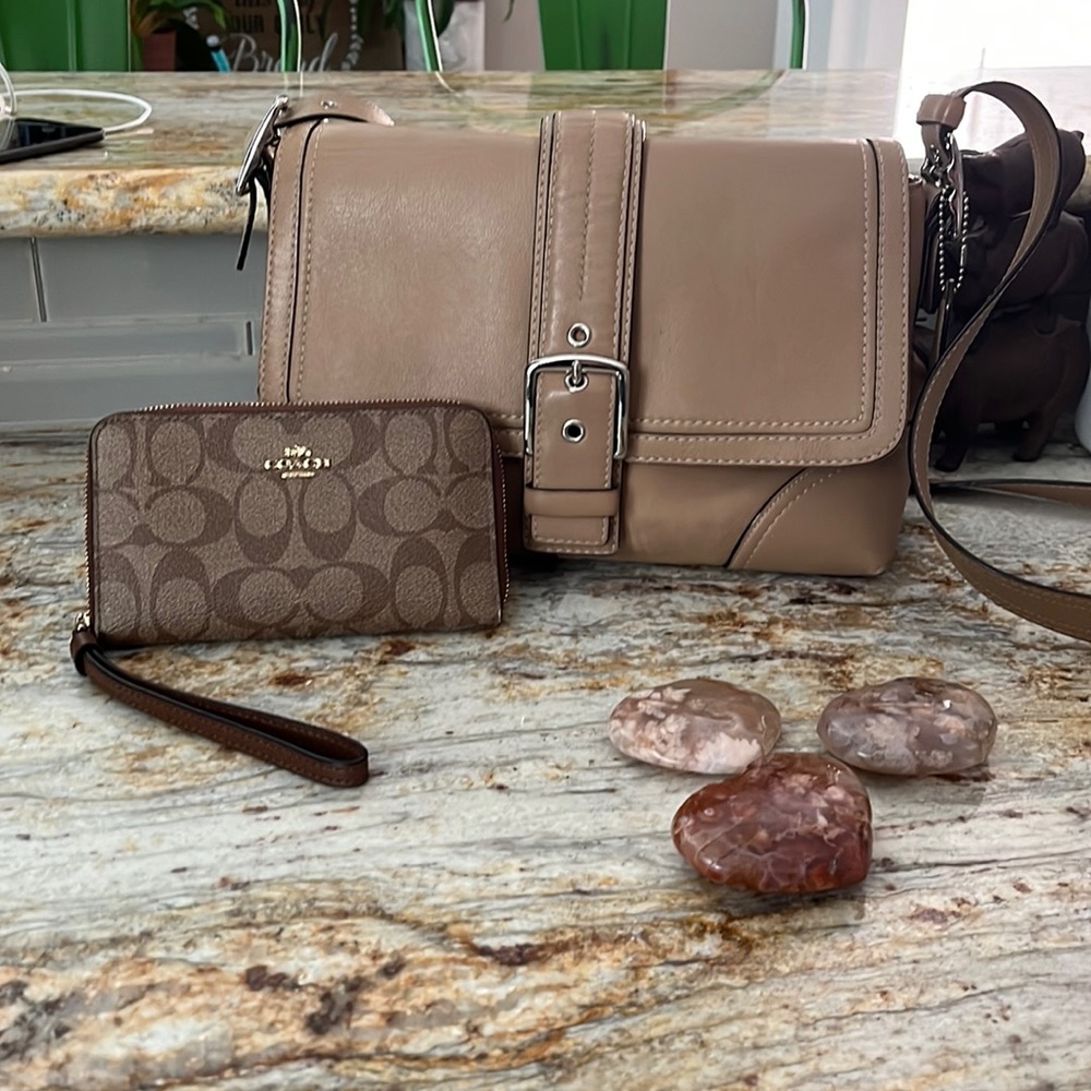 Vintage Coach with tech wallet EUC